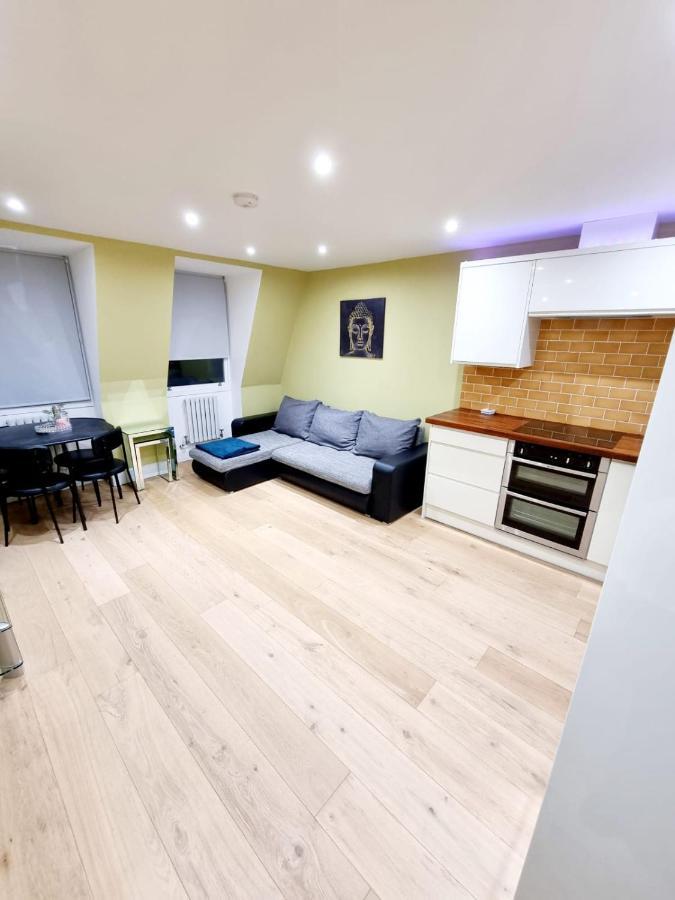 Stylish London Apartment With Terrace & Parking Екстер'єр фото