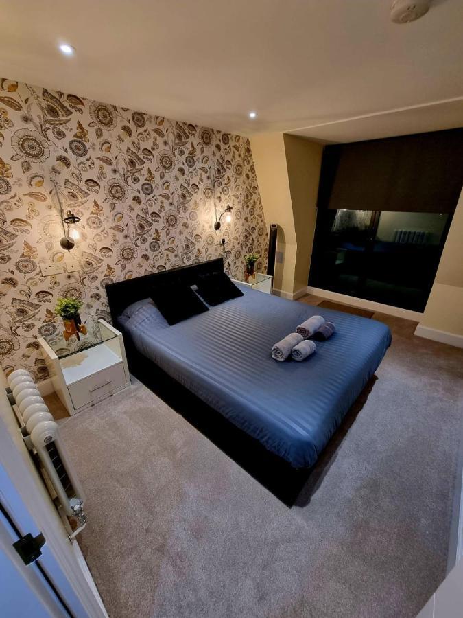 Stylish London Apartment With Terrace & Parking Екстер'єр фото